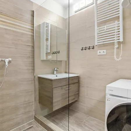Διαμέρισμα New 1br Steps To Nivy And Bus Station *