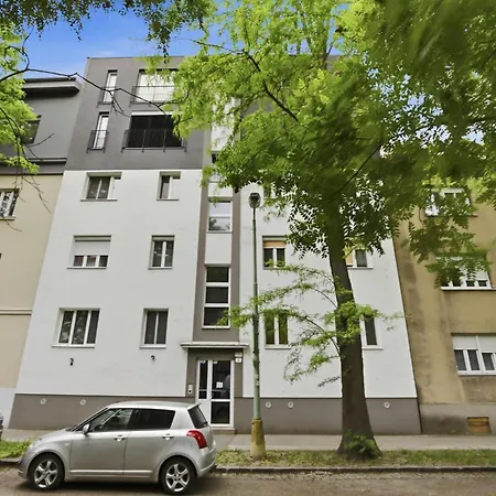 New 1br Steps To Nivy And Bus Station *